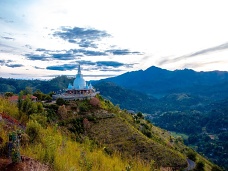 Budhistick kltor Mahamevnawa, Sr Lanka