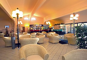 hotel FORMULA LOANO bar s recepciou