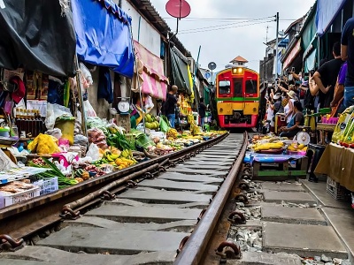 Vlakov trh Maeklong