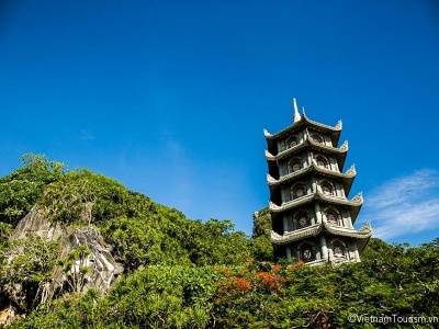 Pagoda Linh Ung