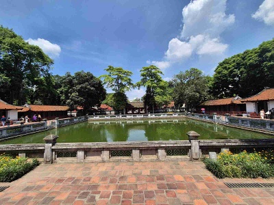 Vn�torn� are�l Chr�m literat�ry