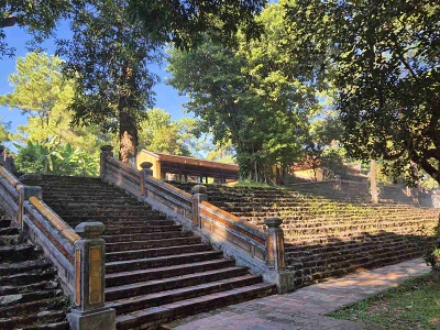 Kr�ovsk� cintor�n Hue