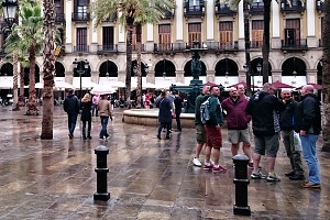 turisti v Barcelone