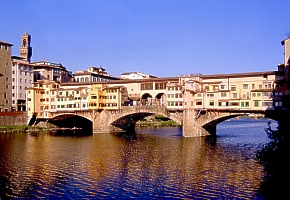  Tosknsko - Florencia kto by nepoznal asi najznmej most v Taliansku - Ponte Vecchio pln zlatnckych obchodkov