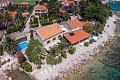 Villa Mare, Orebi