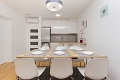 Apartm�ny Royal, Primo�ten