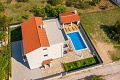 Villa Siculi, Katel tafili