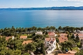 Villa Manera, Bol