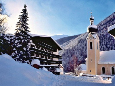 Hotel Basur - Flirsch am Arlberg