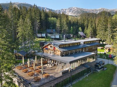 Hotel Bjrnson & Tree Houses 